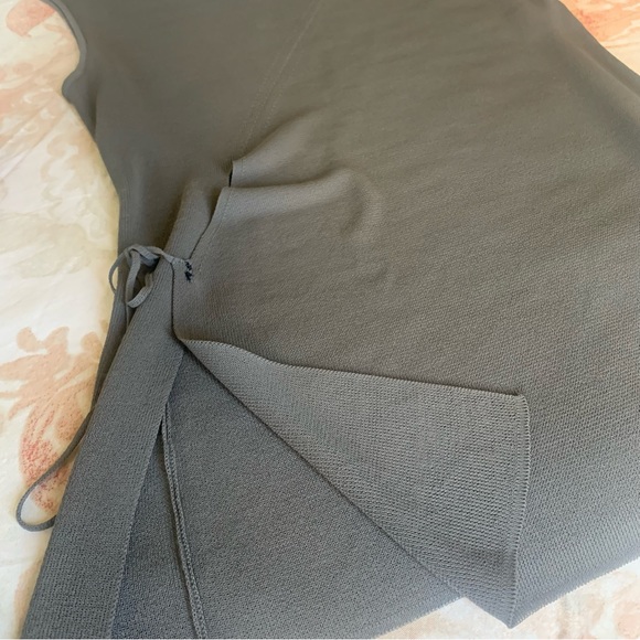 Luxury Escada Top. - Picture 5 of 9